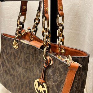 Michael Kors Chain Link Medium Cynthia Satchel